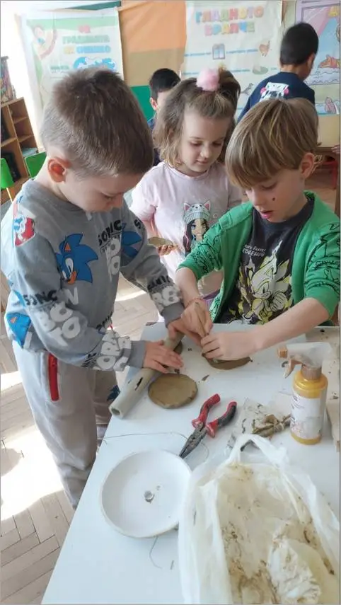 Правиме глинени садови со дедо Димо-07-03-2025-002