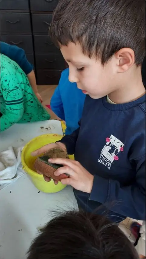 Правиме глинени садови со дедо Димо-07-03-2025-003