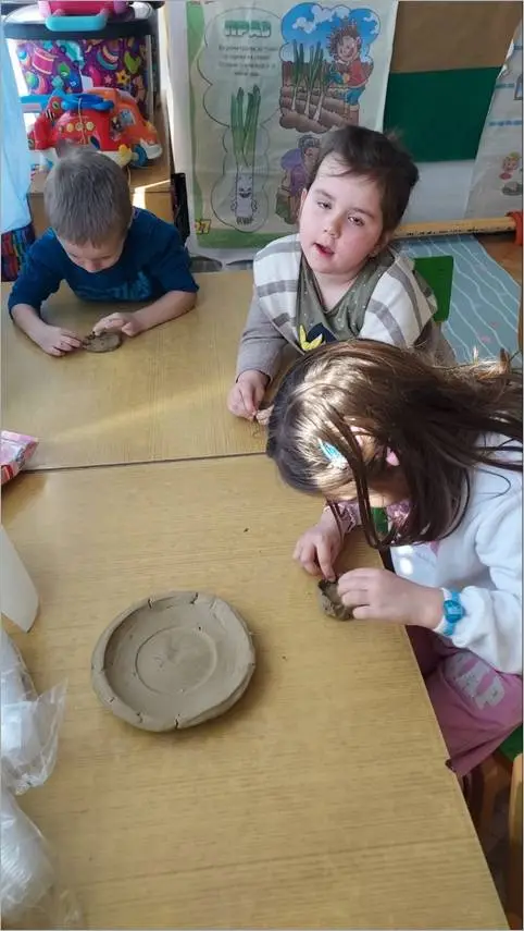 Правиме глинени садови со дедо Димо-07-03-2025-004